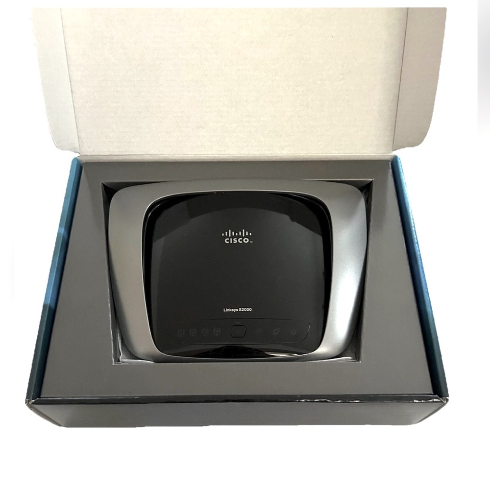 Cisco Linksys E2000 Advanced Wireless-N Router Selectable Dual-Band 2.4 or 5 GHz
